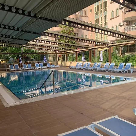 希达尔俱乐部公寓式酒店 4* 阿拉尼亚