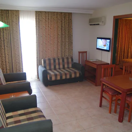 希达尔俱乐部公寓式酒店 4* 阿拉尼亚